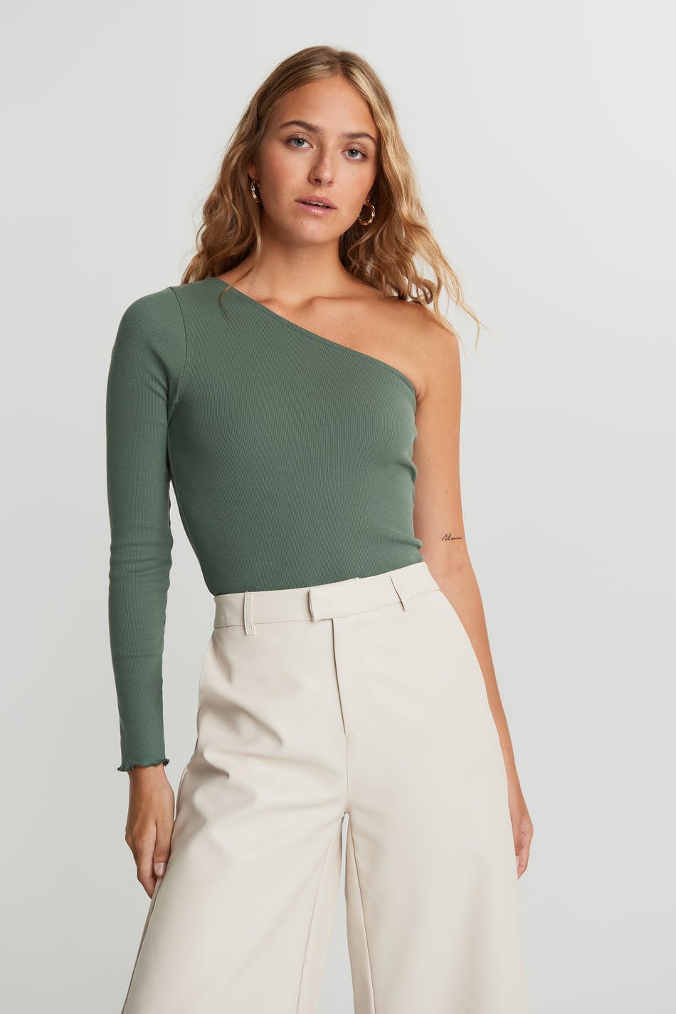 Janni one shoulder top