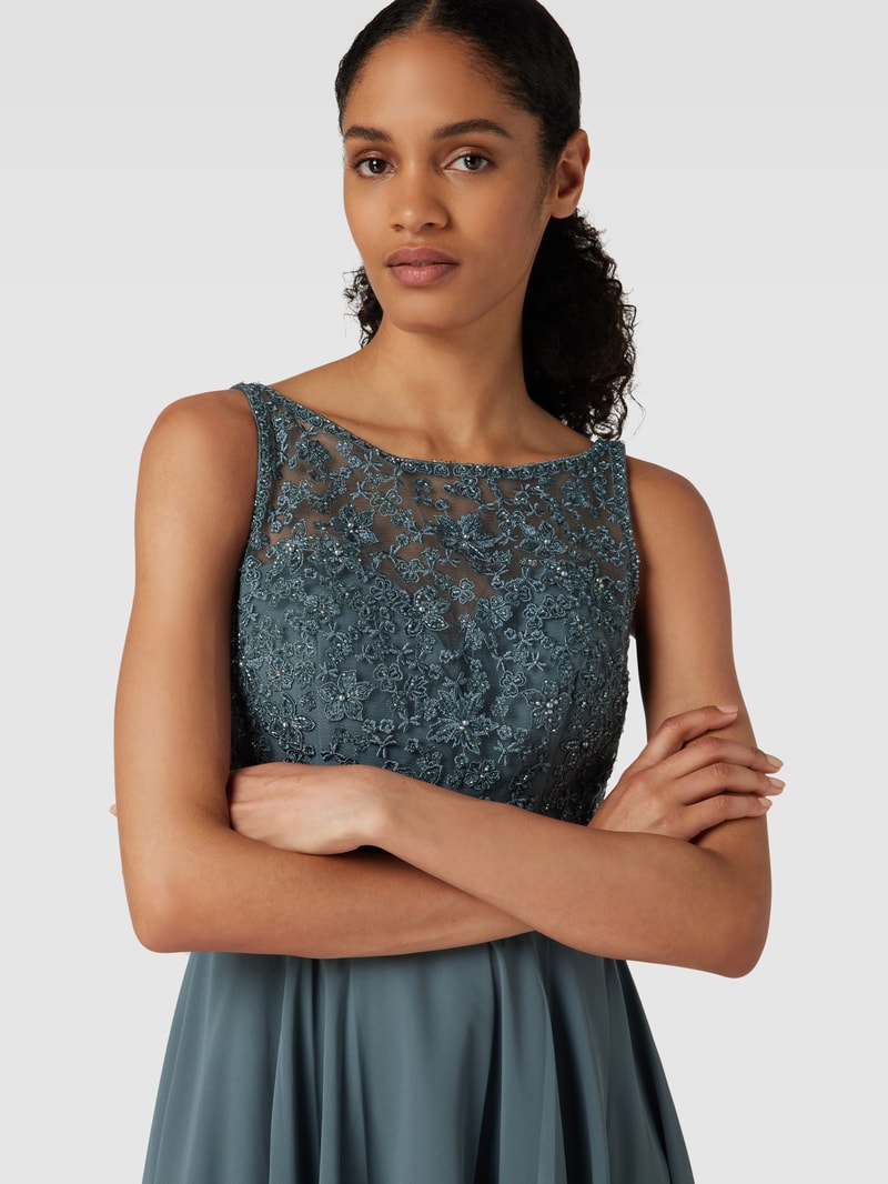Cocktailkleid in Minilänge mit floraler Spitze in grün