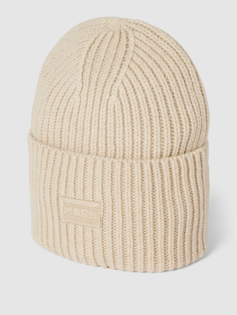 Beanie mit Label-Patch Modell 'Kara' in sand
