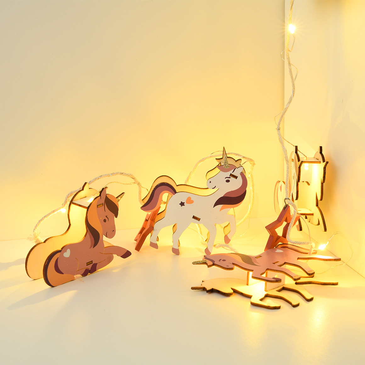 LED-Lichterkette mit Einhörnern