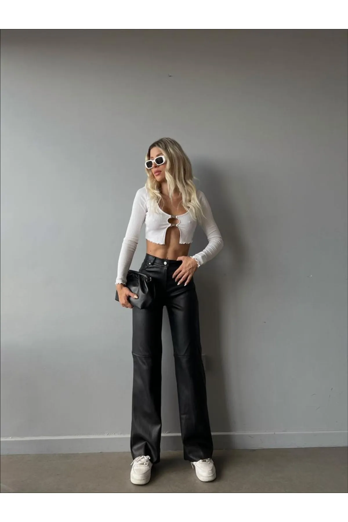 munora butik  Wow Damen Schwarze Trendhose Cioran aus weichem veganem Leder