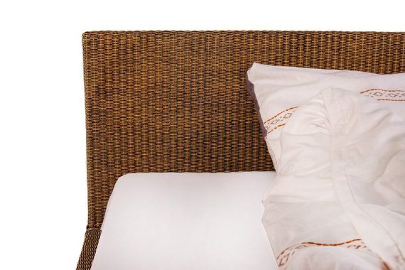 Junado® Massivholzbett Tunis, Korbbett aus Loom, aus Handarbeit und pflegeleicht