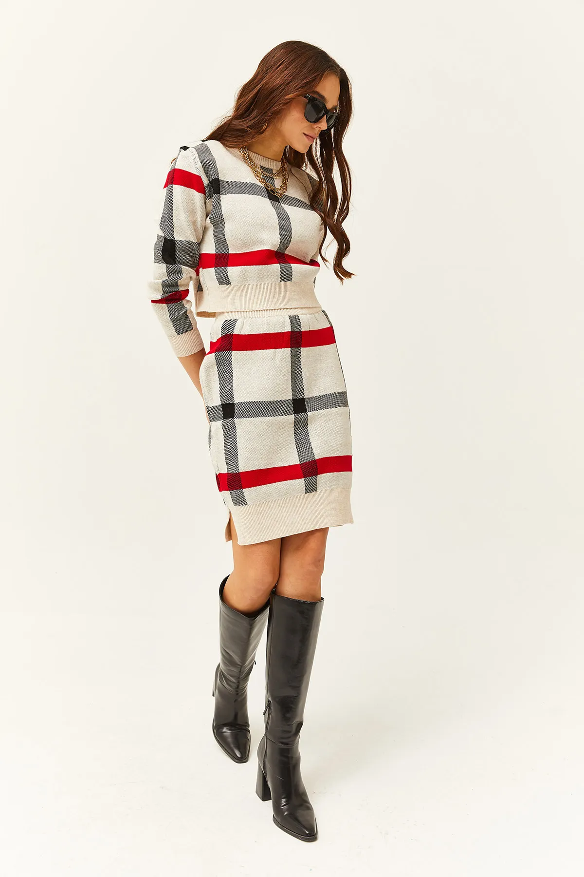 Olalook  Damen-Anzug mit Steinoberteil, bauchfreiem Pullover und Schlitzrock TKM-19000184