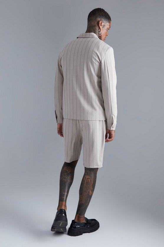 Smarte gestreifte Slim-Fit Shorts