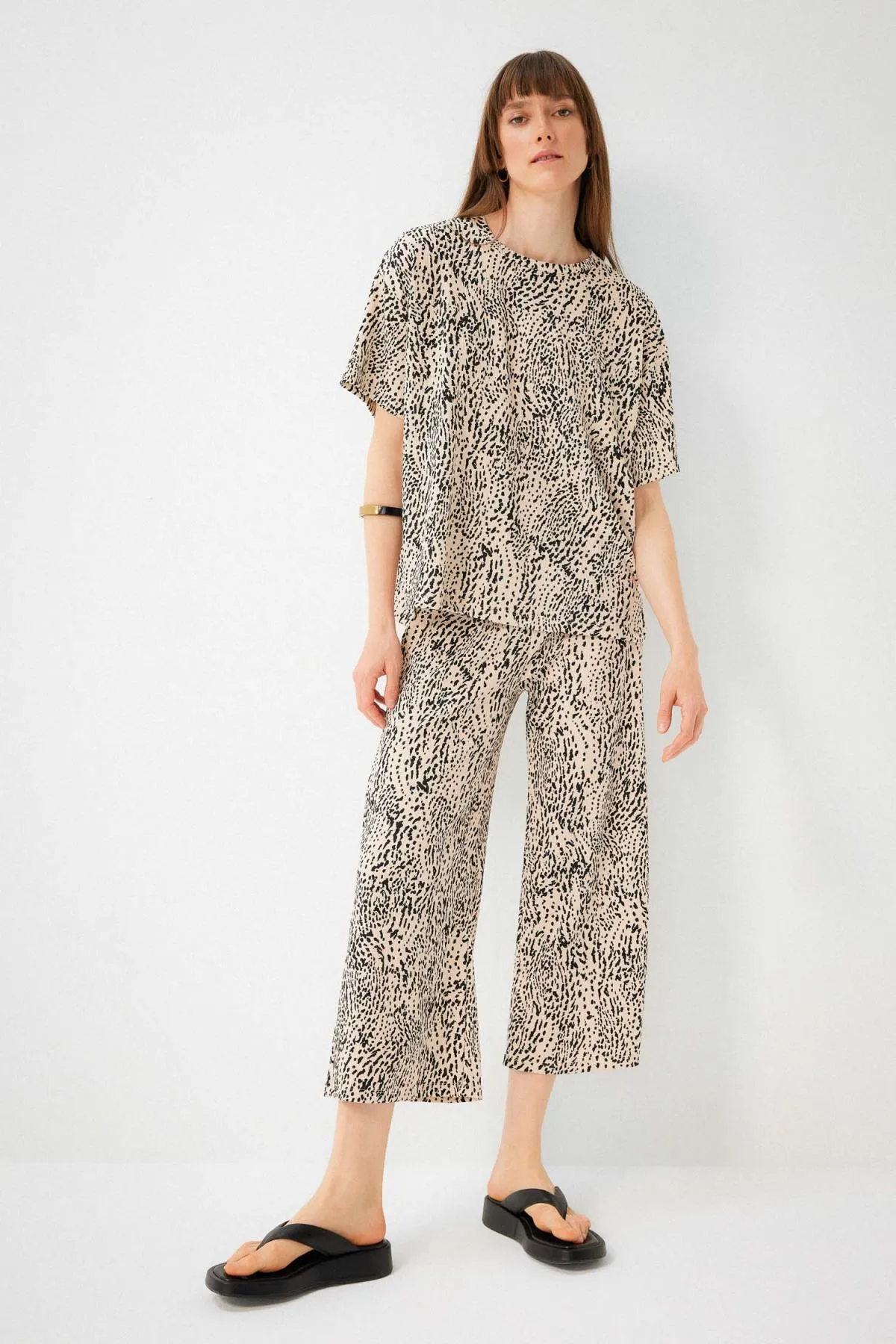 DeFacto  Hose mit Leopardenmuster in normaler Passform Z9570az23sp