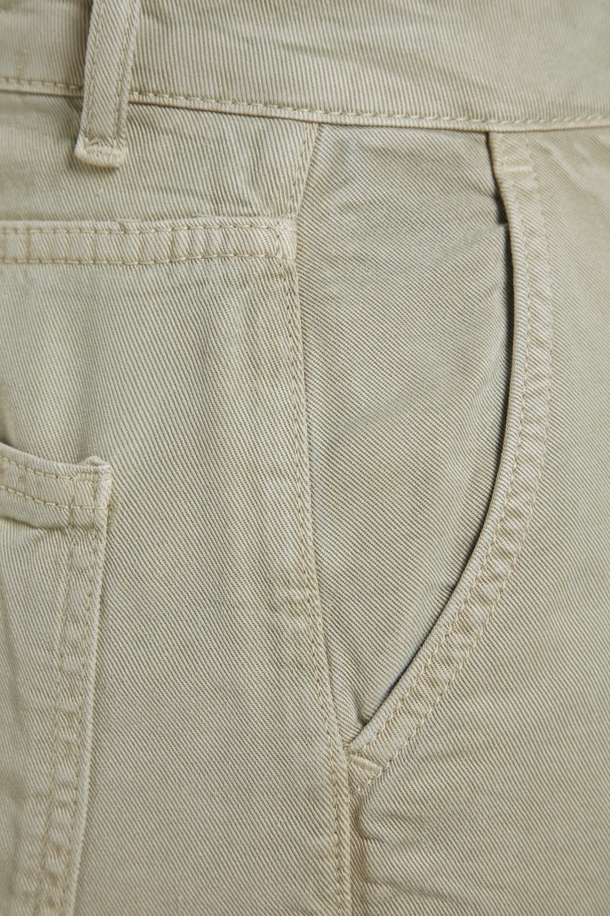 Trendyol Collection  Mintgrüne Jeans mit niedriger Taille und weitem Bein, 100 % Tencel™ TWOSS23JE00219