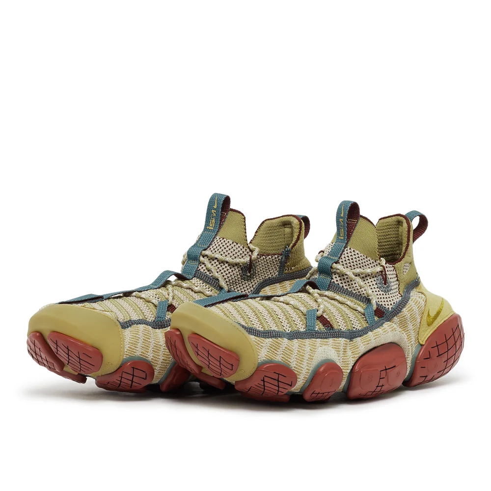 Nike ISPA Link CN2269-700 / braun