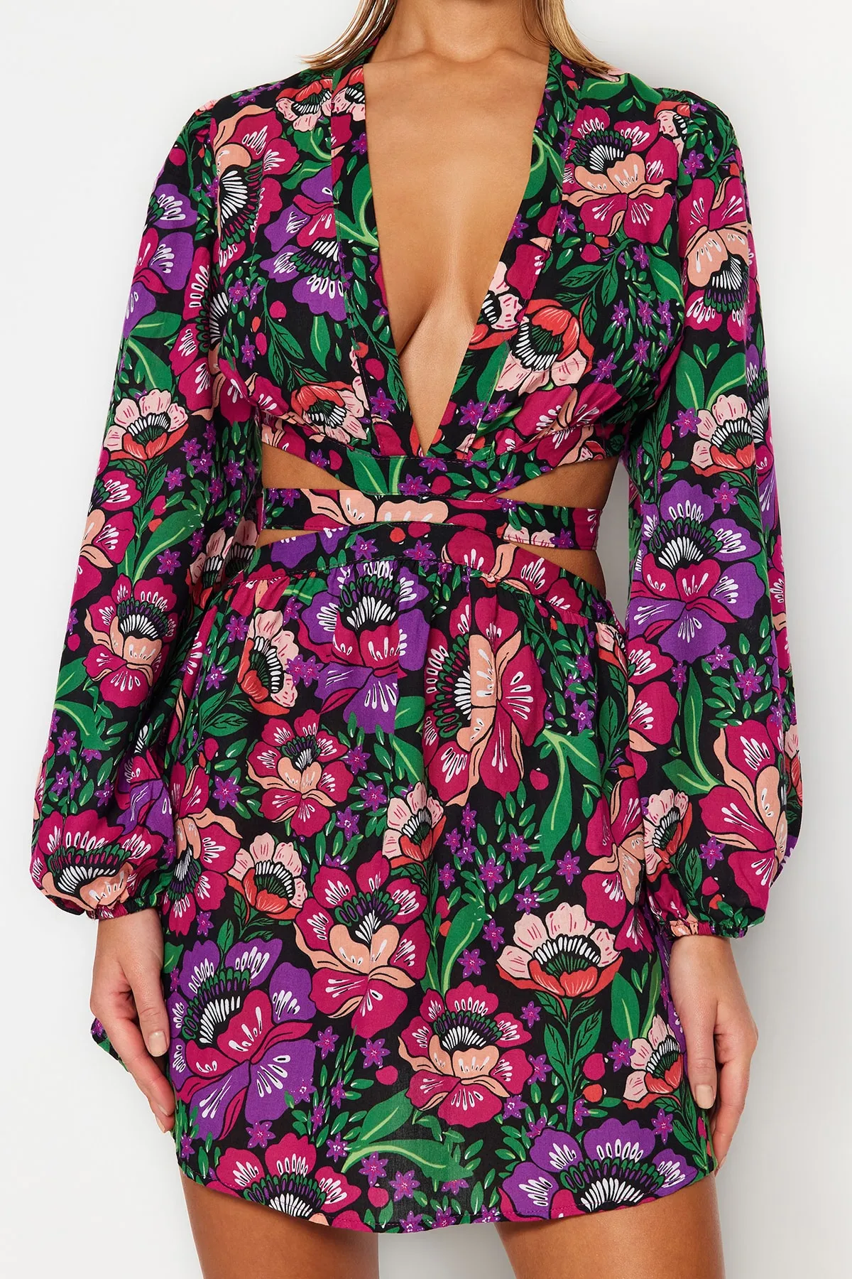 Trendyol Collection  Blumengemustertes Mini-Strandkleid aus 100 % Baumwolle mit gewebtem Cut-Out/Fenster TBESS23EL00140