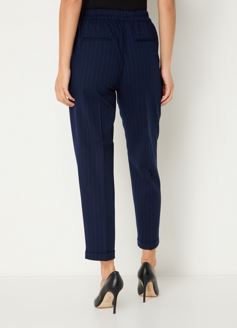 Pantaloni scurți Benetton cu talie înaltă și bretele delicate, croiți pe silueta.