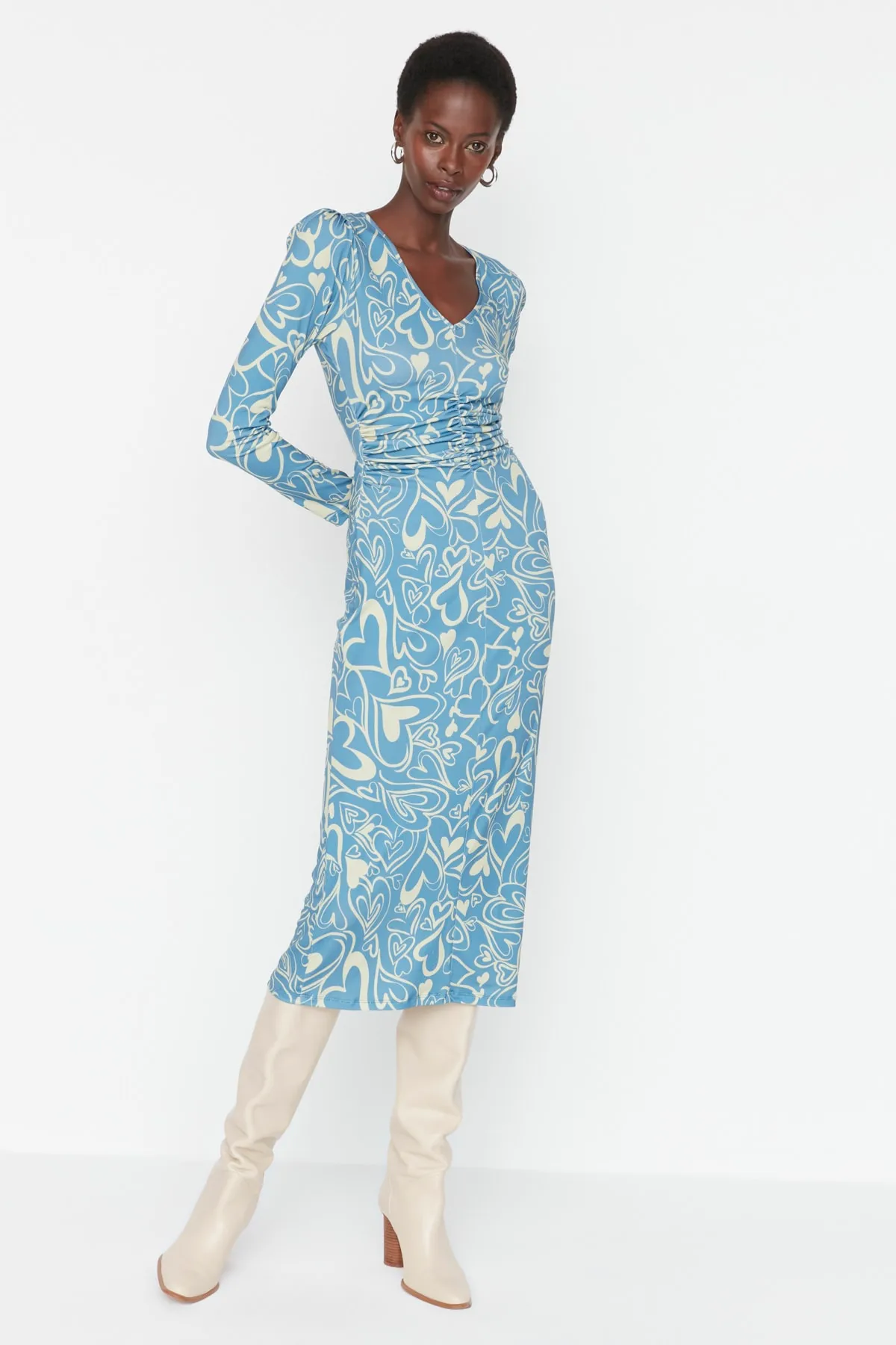 Trendyol Collection  Blau bedrucktes Strickkleid mit V-Ausschnitt TWOAW23EL00462