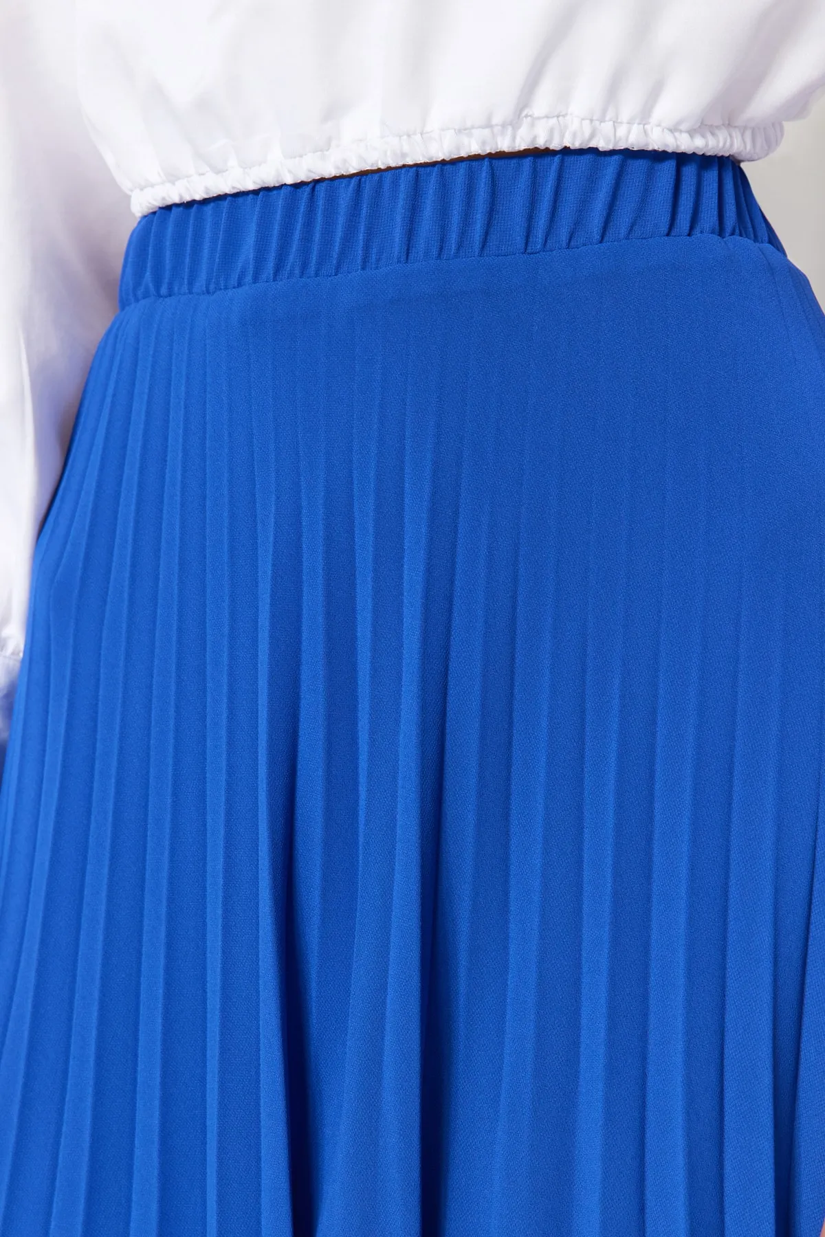 Trendyol Modest  Marineblauer plissierter Chiffonrock mit elastischer Taille und Futter TCTSS23EE00019