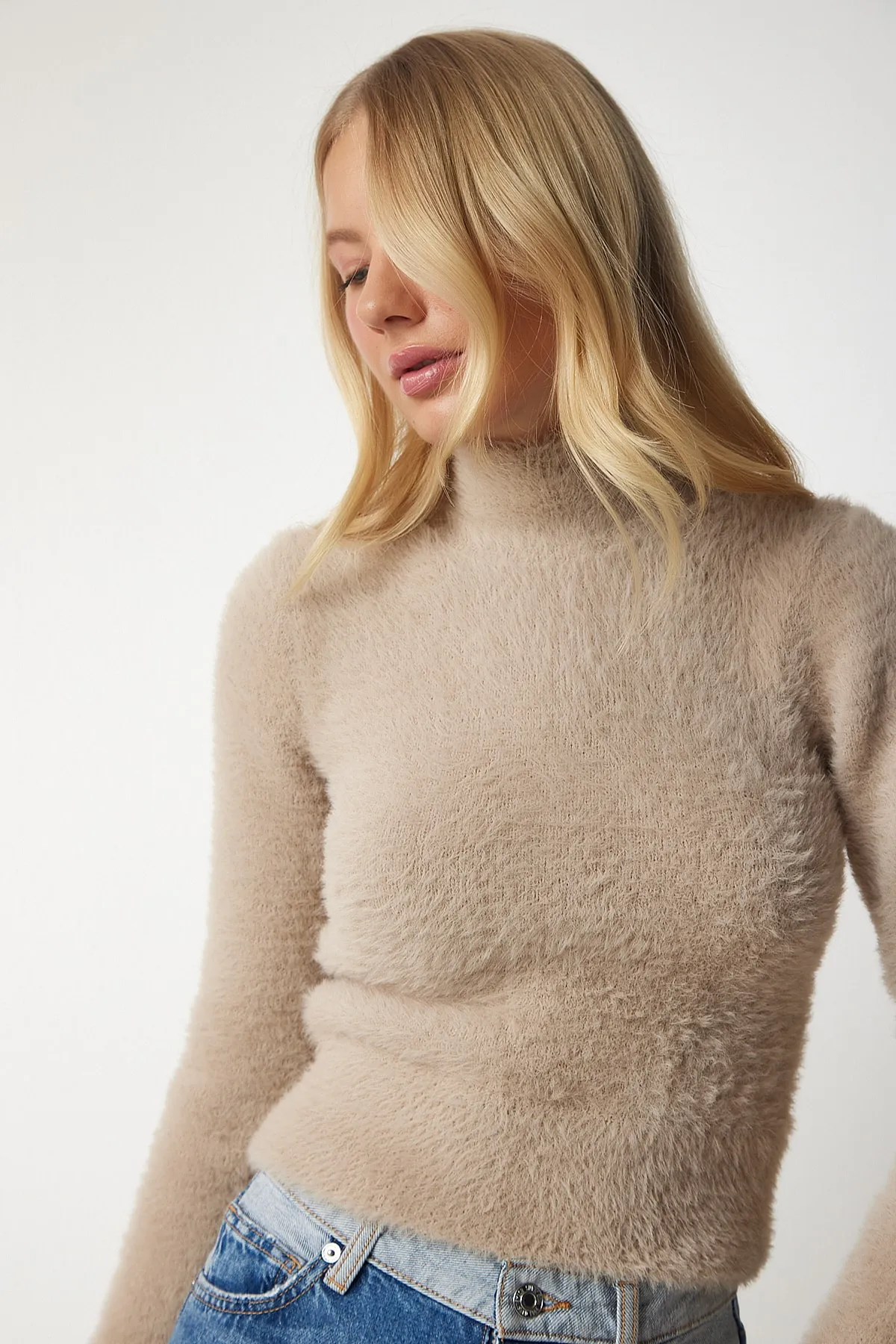 Happiness İstanbul  Beiger Rollkragenpullover mit Bärtchenmuster für Damen NF00071