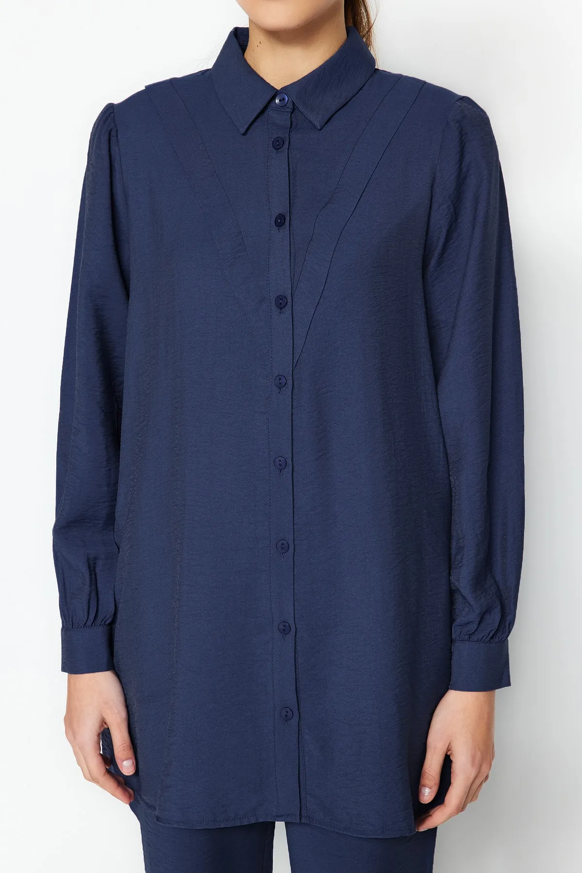 Trendyol Modest  Marineblaues, gewebtes Set aus Hemd und Hose in Leinenoptik TCTSS23US00079