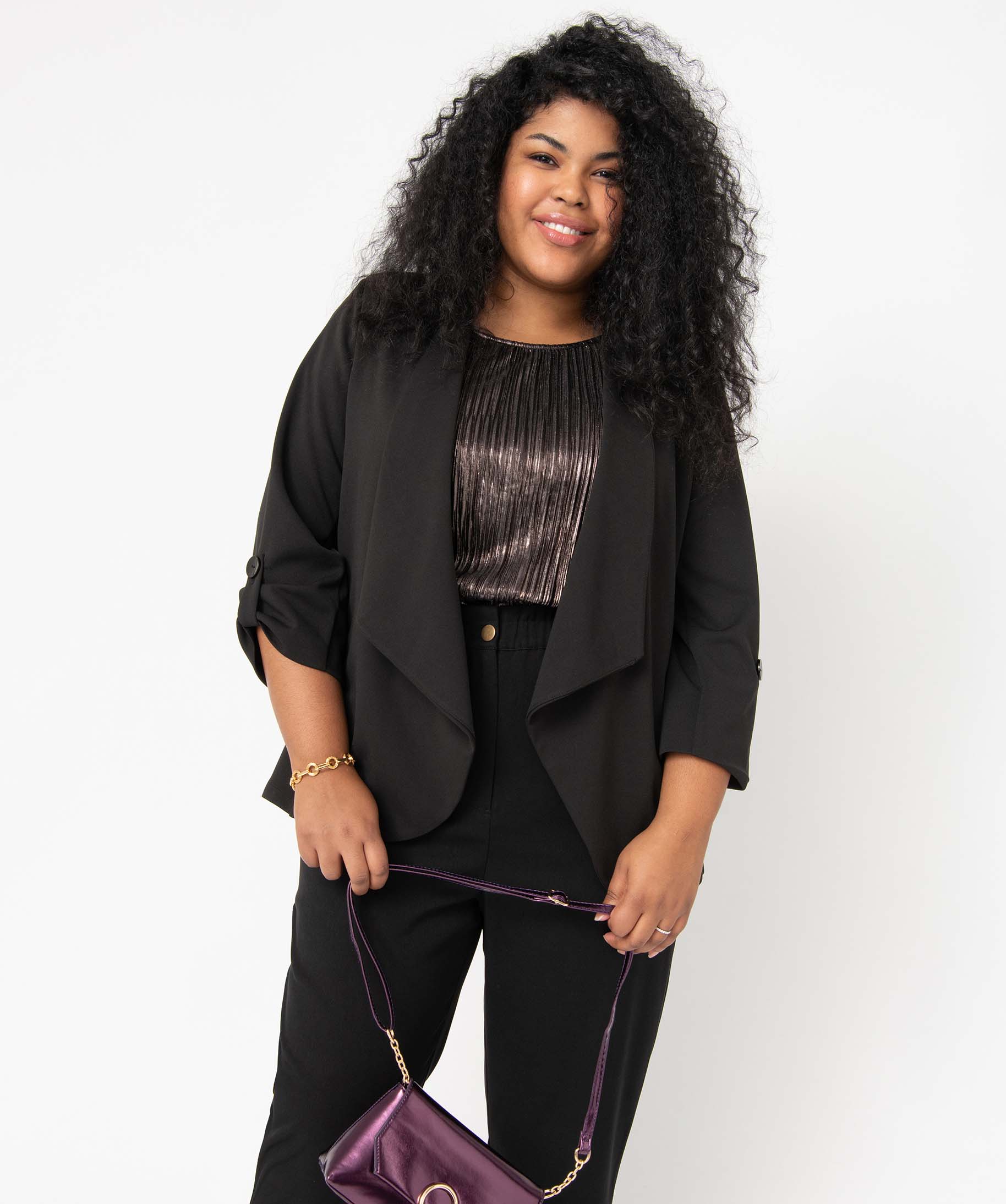 Veste femme grande taille porté ouvert avec manches 3/4 noir | GEMO