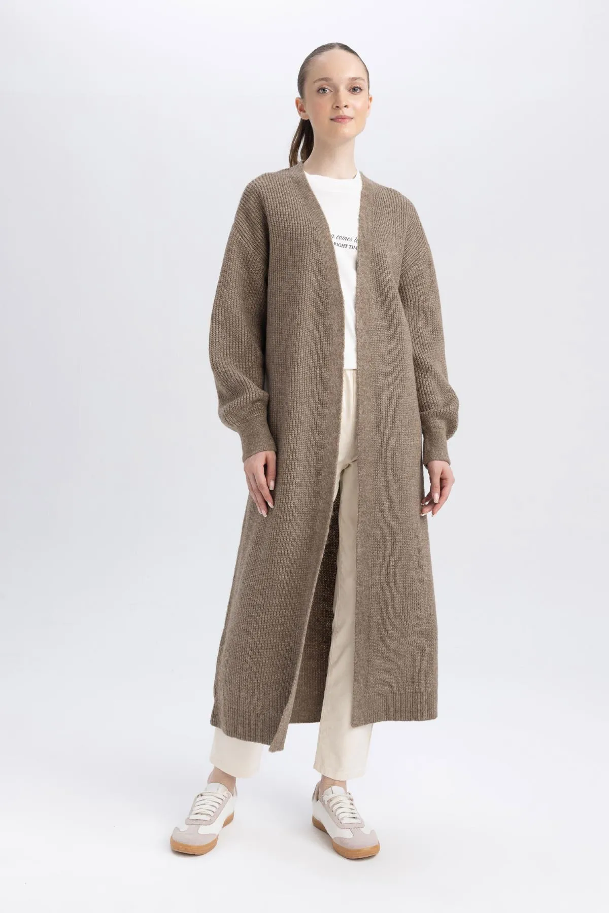 DeFacto  Strickjacke mit V-Ausschnitt und normaler Passform