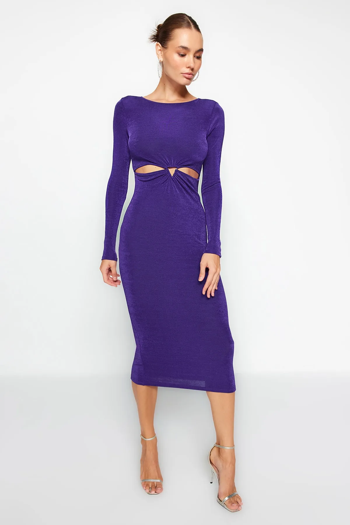 Trendyol Collection  Lila figurbetontes, gestricktes, elegantes Abendkleid mit Fensterausschnitt und Ausschnitten TPRAW24EL00061