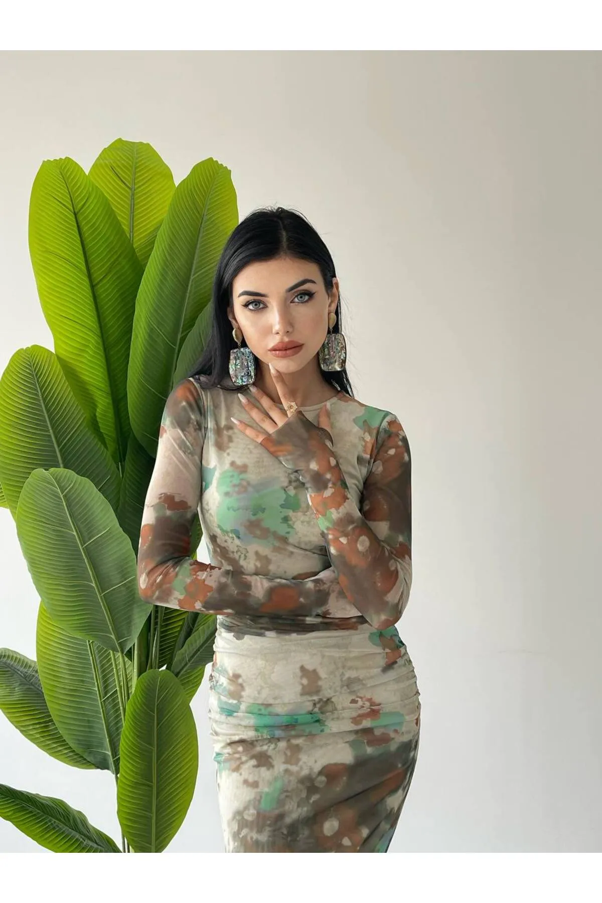 SONREİR  NEUE SAISON: GEFÜTTERT – STRAPLEZ – EINÄRMELIG – WOLKENMUSTER – BLUMEN- UND ROSENMUSTER – MIDI-TÜLLKLEID