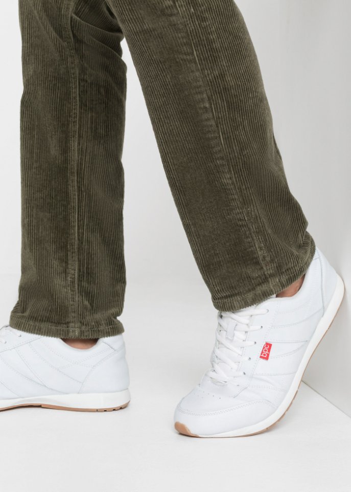 Slim Fit Stretch-Cordhose mit Komfortschnitt