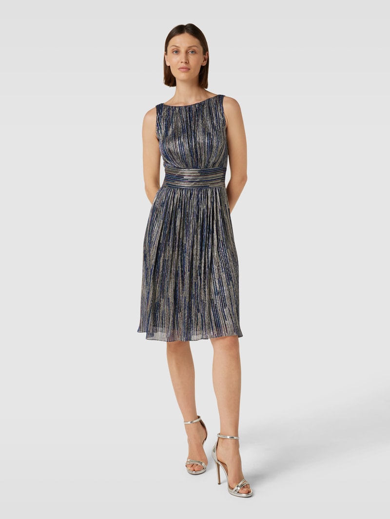 Knielanges Cocktailkleid mit Effektgarn in metallic blau