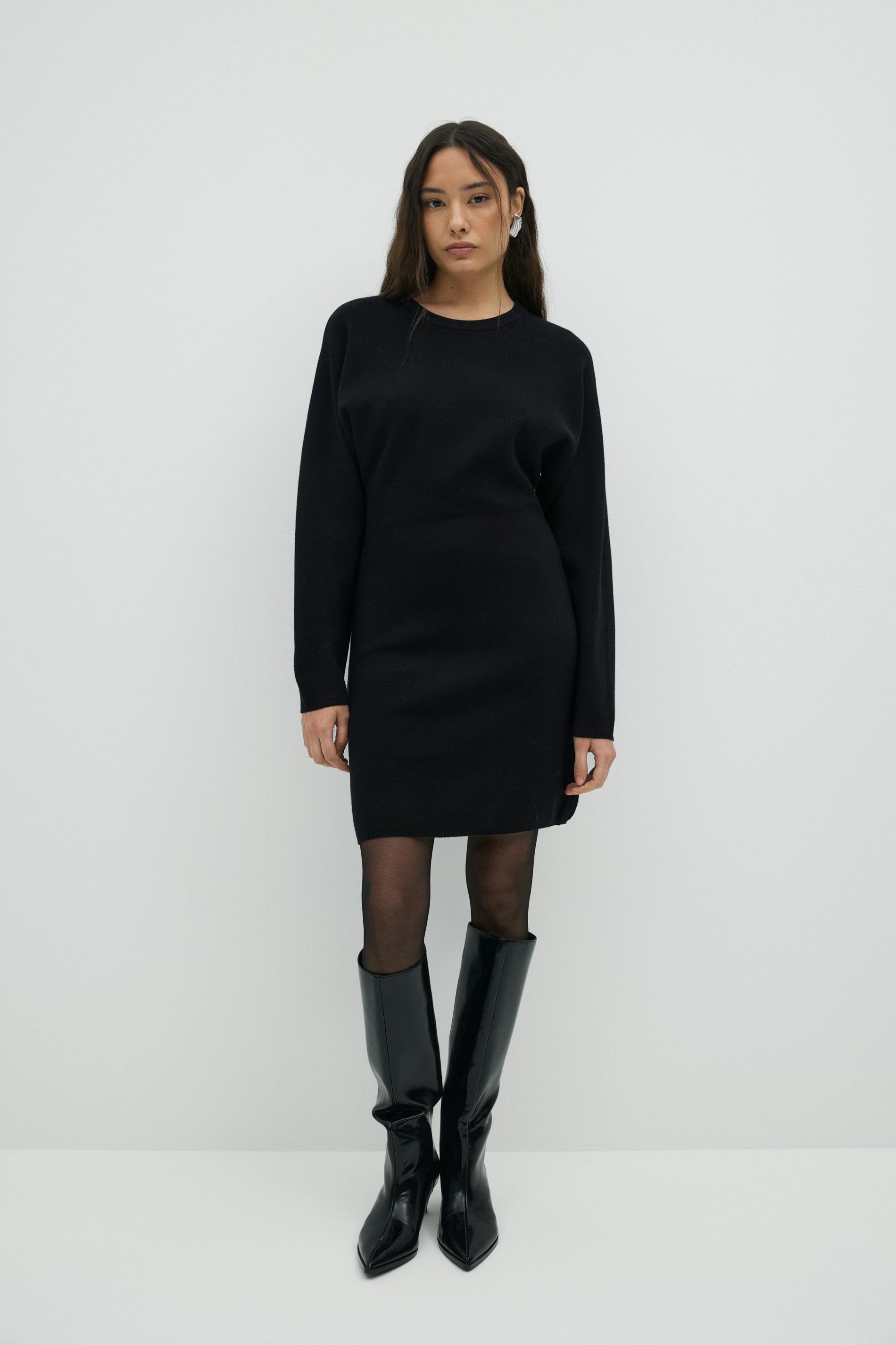 Short knitted dress