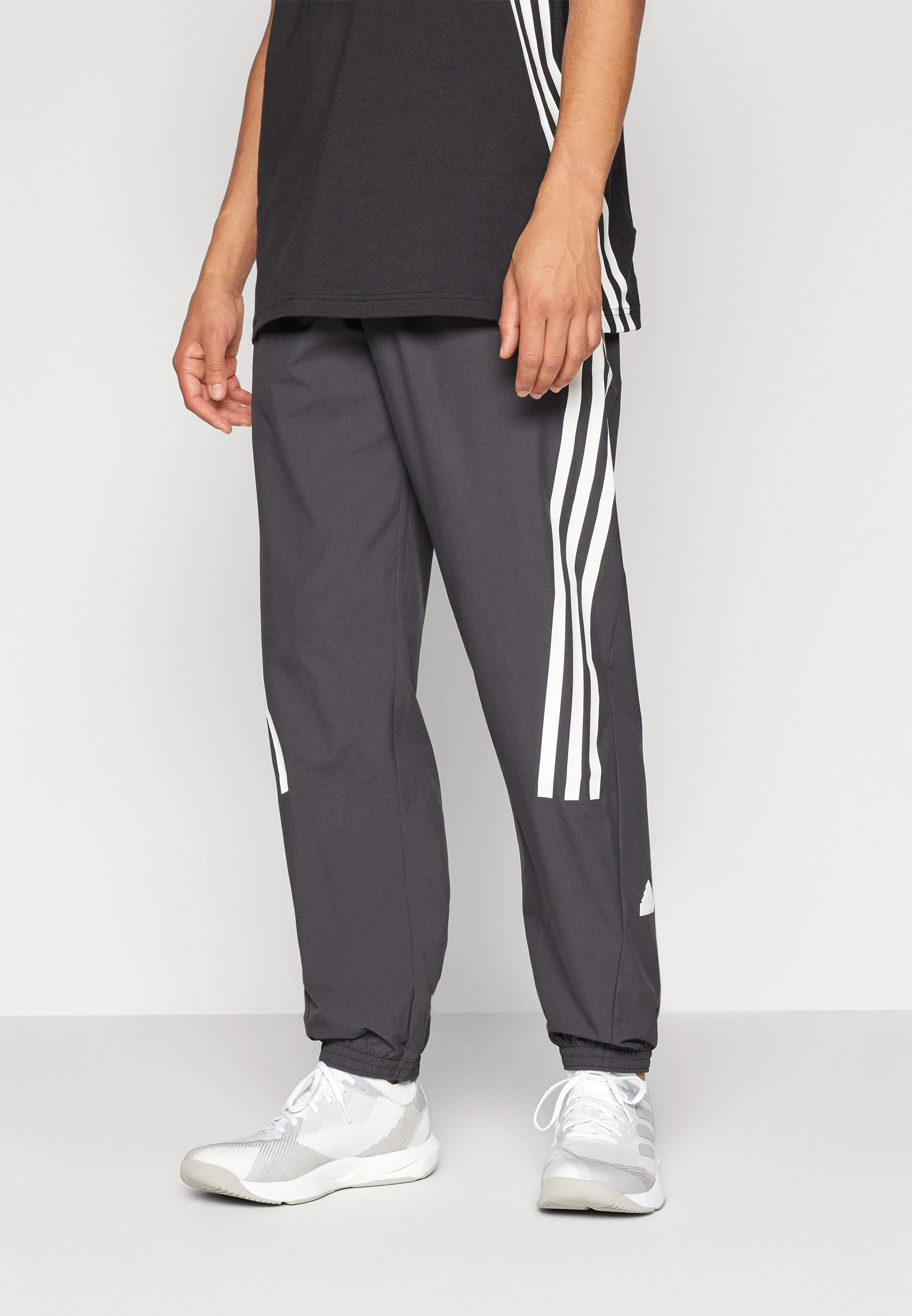 Pantalones deportivos adidas Sportswear