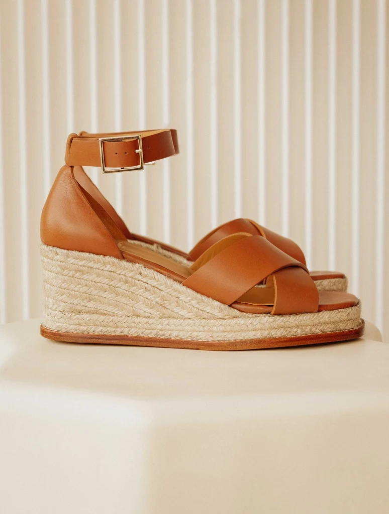 Angie - Camel