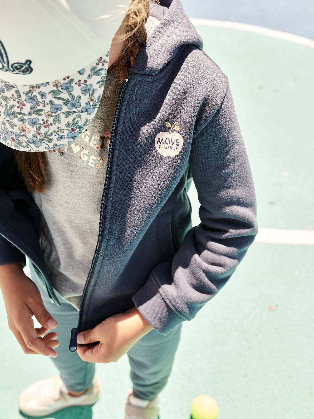 Sweat à capuche zippé sport Basics fille. rose