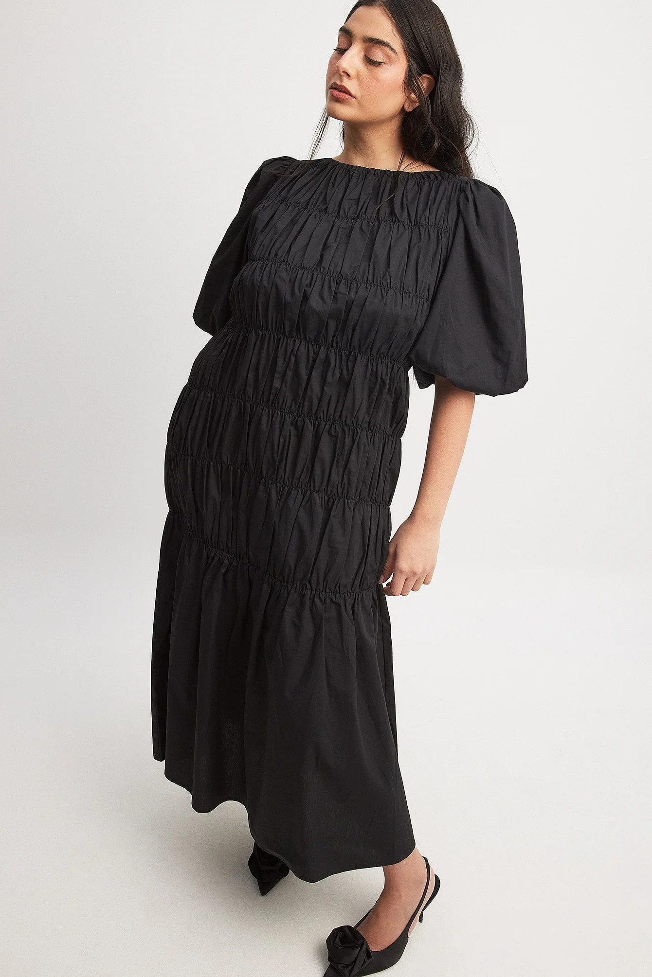 Maxikleid aus Baumwolle mit Puffärmeln und gesmoktem Detail