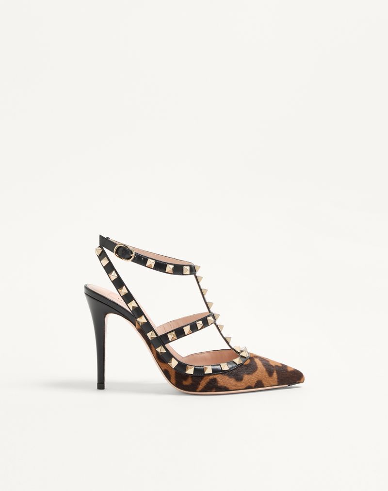 Sapatos de salto alto com tiras em couro de bezerro com efeito de pele de pônei e tachas Rockstud de 100 mm