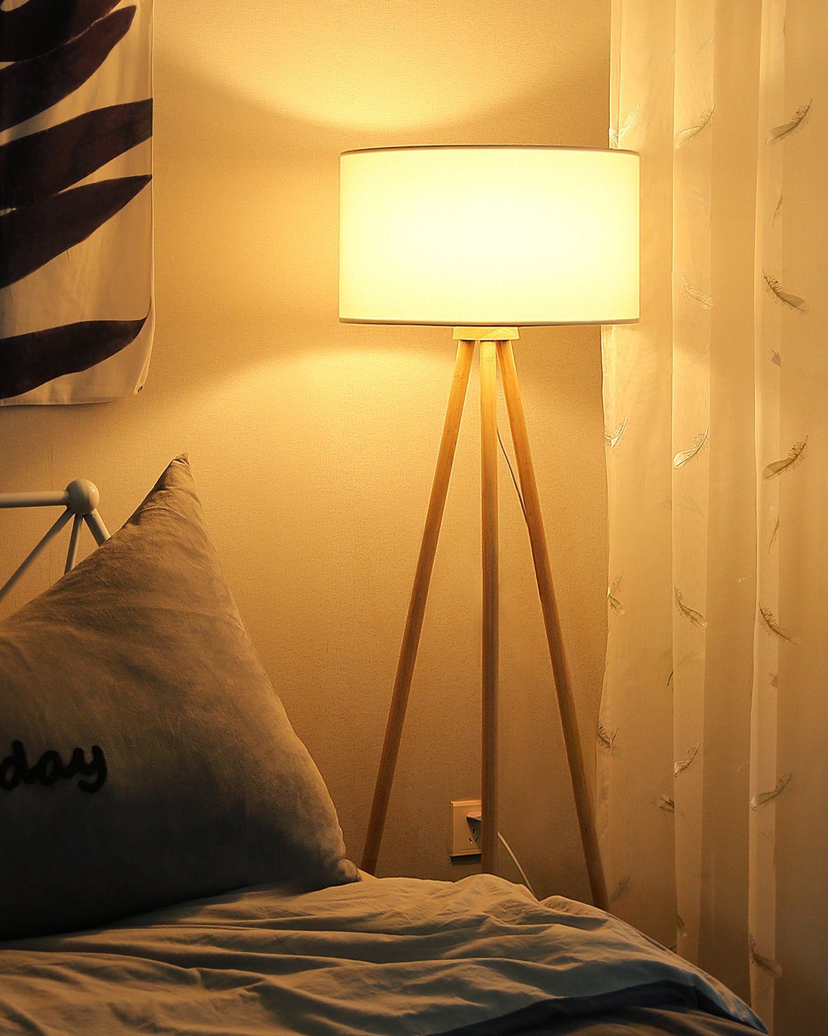 Tomons LED Stehlampe Stehleuchte Stativ aus Holz, mit 8W LED-Leuchtmittel, LED fest integriert