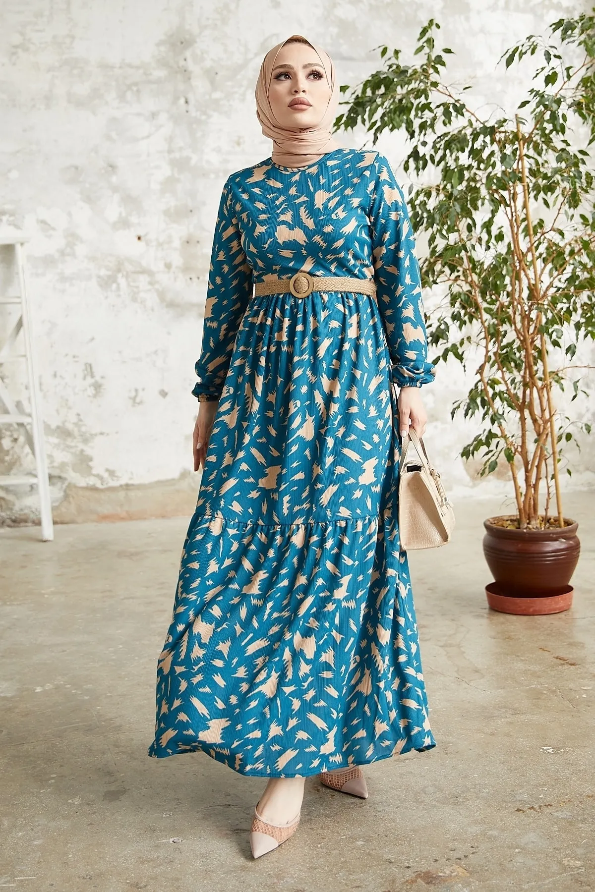 InStyle  Rena Kleid mit Strohgürtelmuster – Indigo