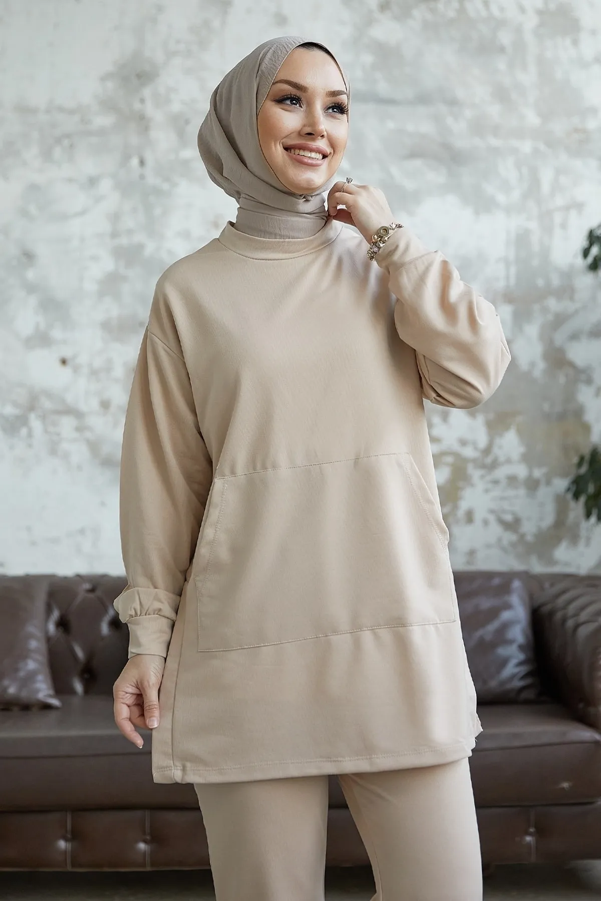InStyle  Miora Spanischer Knöchel-Zweiteiler – Beige