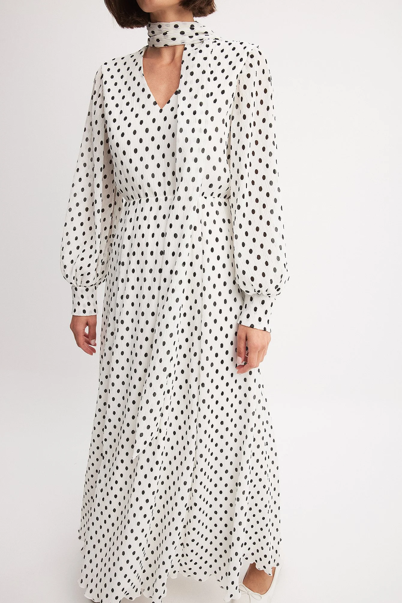 Gepunktetes Maxikleid aus Chiffon