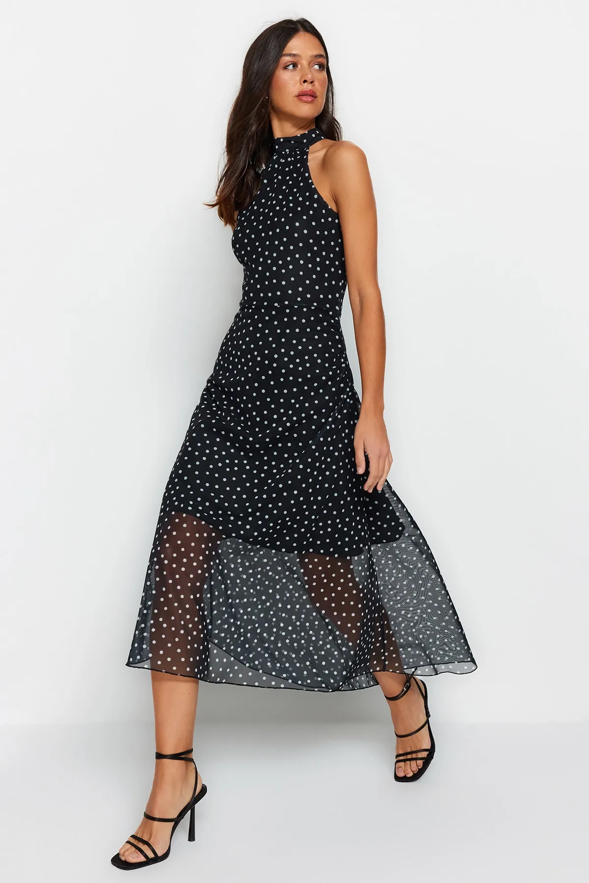 Trendyol Collection  Schwarzes Neckholder-Midi-Strickkleid aus bedrucktem Tüll TWOSS23EL02214