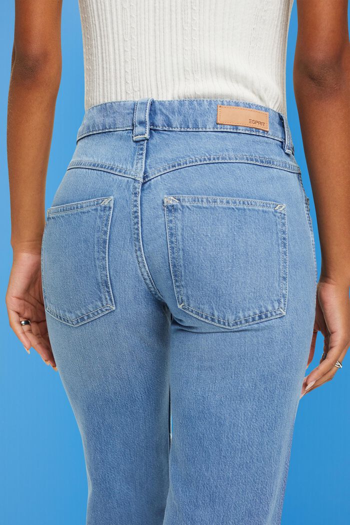 Ausgestellte Retro-Jeans mit mittelhohem Bund
