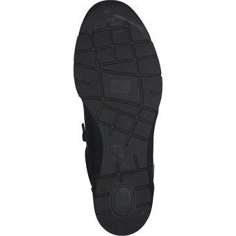 Jana Slipper in schwarz