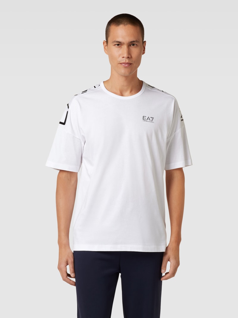 T-Shirt mit Label-Print in weiß