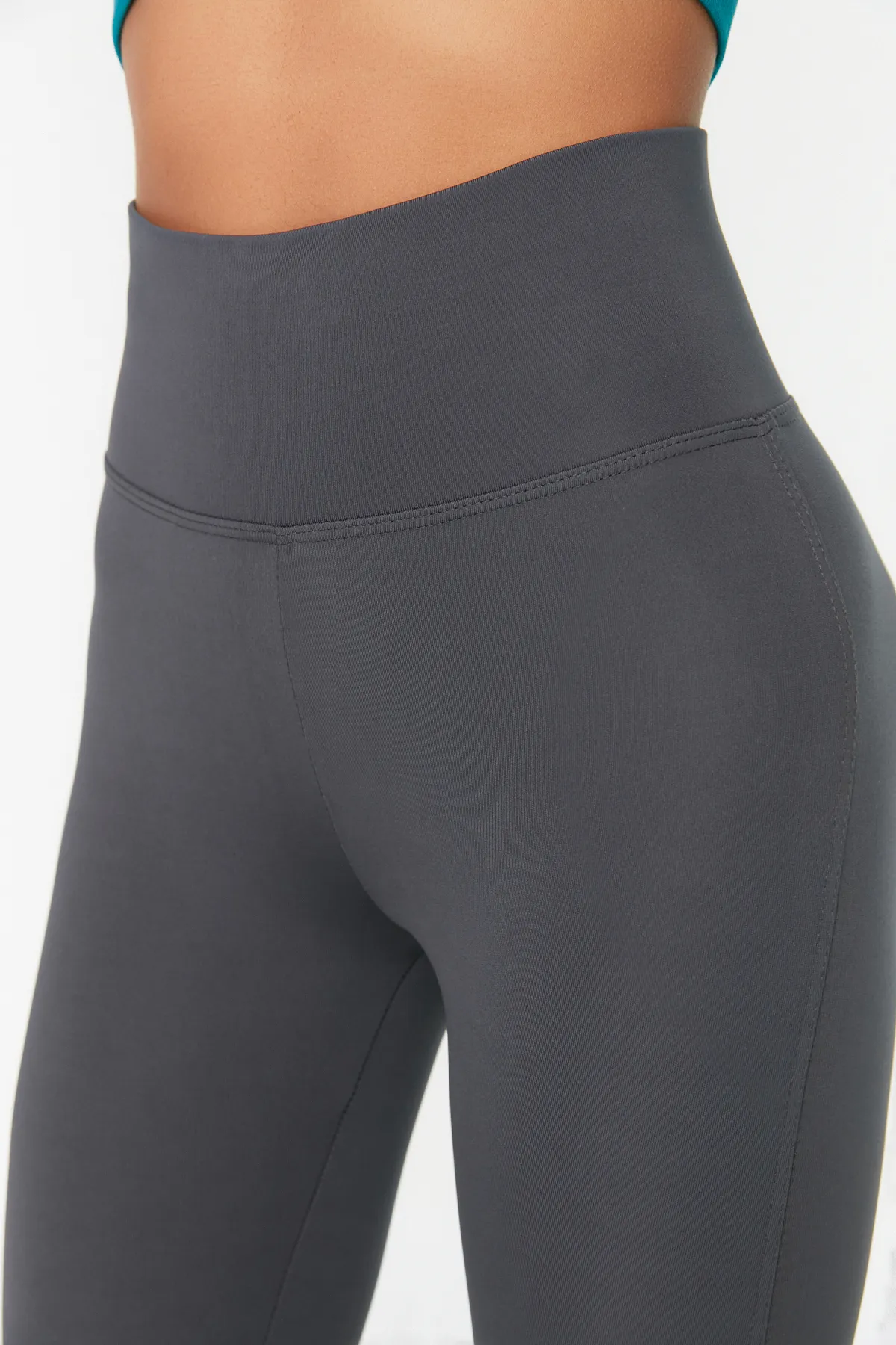 Trendyol Collection  Anthrazitfarbene gestrickte Sportstrumpfhose mit breiter Taille und extra Erholung in voller Länge TWOAW21TA0029