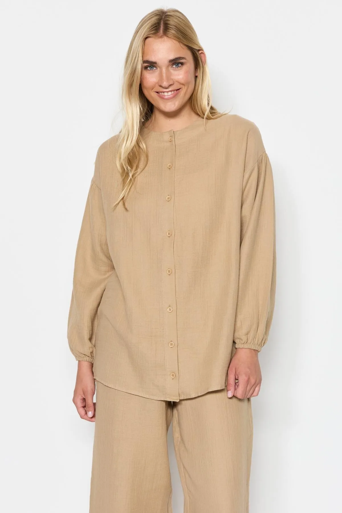 C&City  Hemd-Hosen-Set aus Bio-Baumwoll-Musselin 9123 Beige