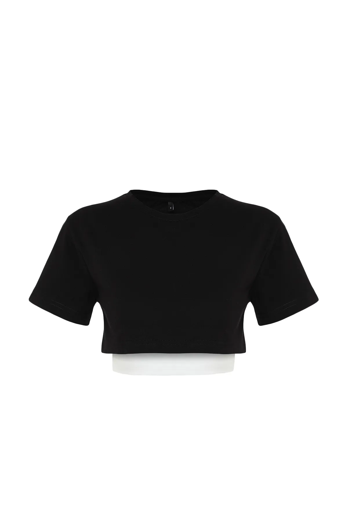 Trendyol Collection  Schwarz-weißes Sport-T-Shirt mit 2-lagigem Reflektordruck und detailliertem, kurz geschnittenem Strick THMSS24TS00001