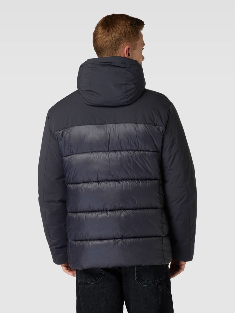 Steppjacke mit aufgesetzten Pattentaschen Modell 'Havor' in schwarz