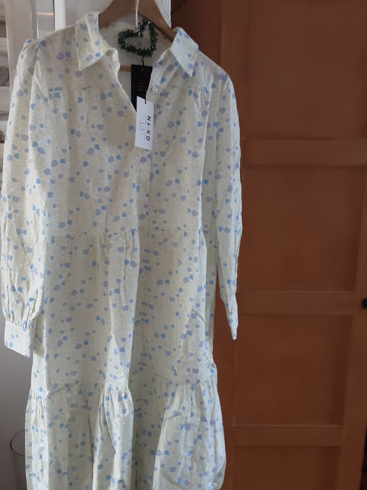 NA-KD Kleid in Creme günstig kaufen 38