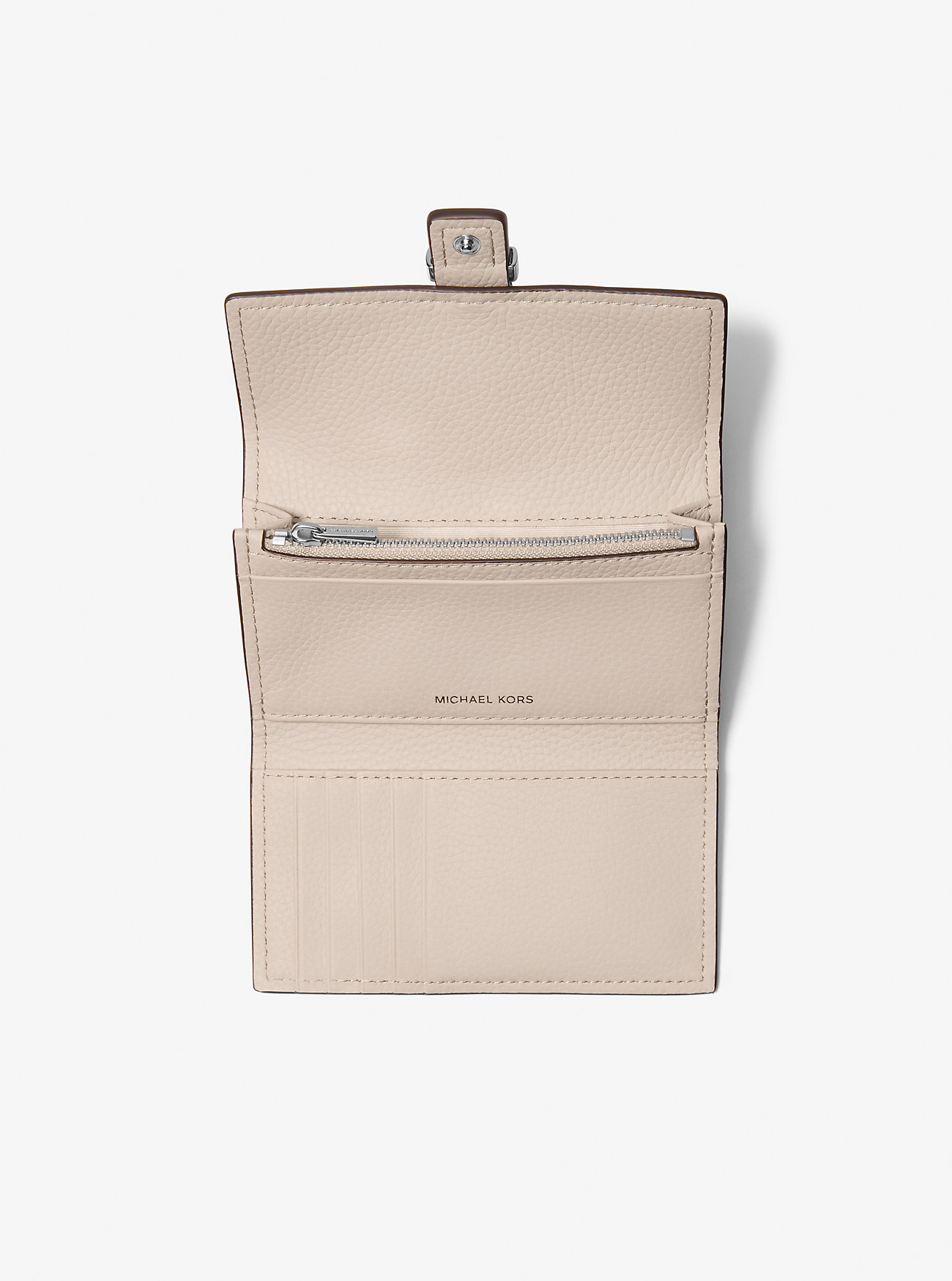 Nolita Medium Pebbled Leather Tri-Bold Lommebok - LYS SAND