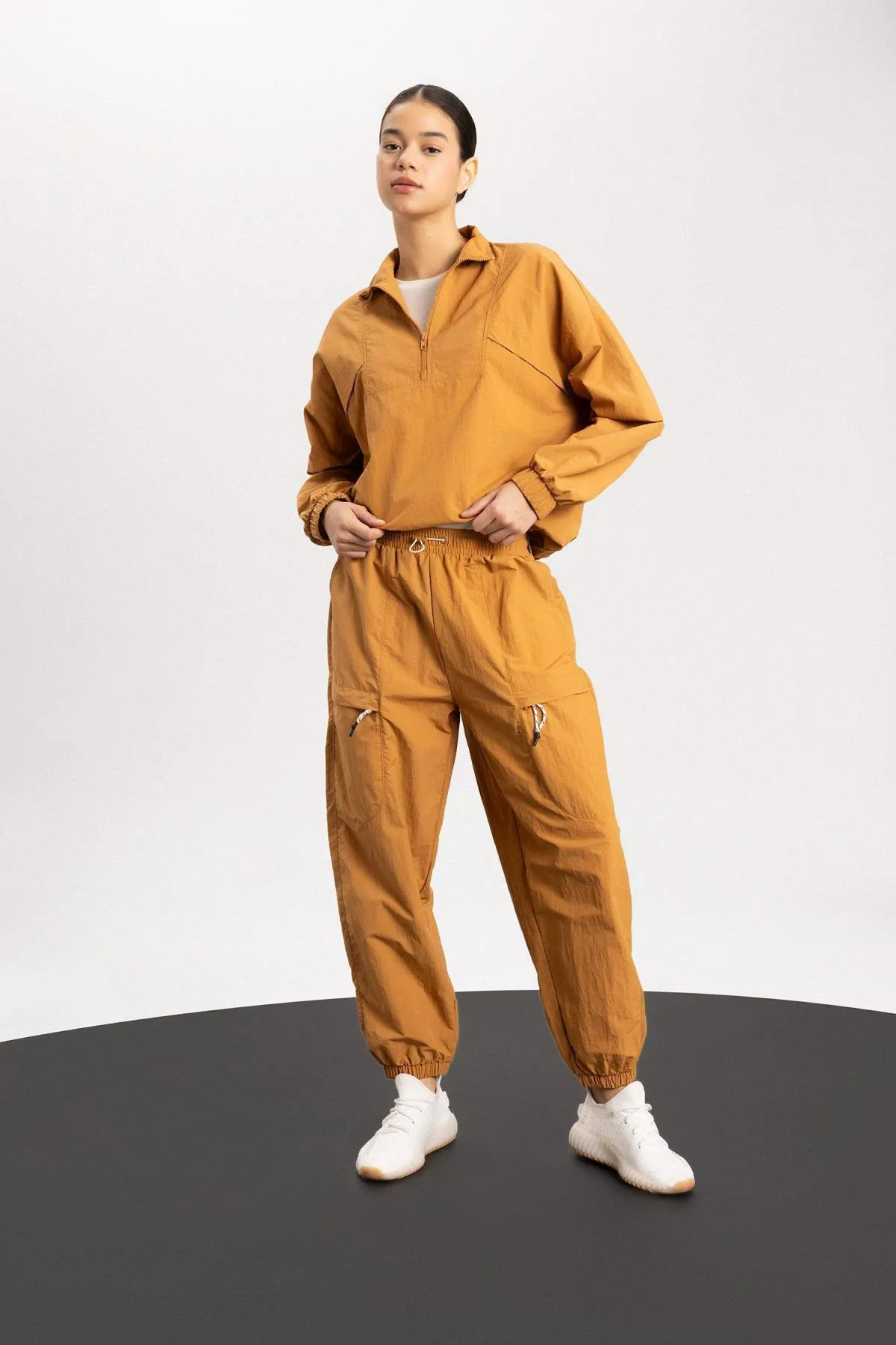 DeFacto  DeFactoFit Jogginghose mit lockerer Passform und zwei Taschen, Jogger-Bein, Standardgröße, B4214AX24SP