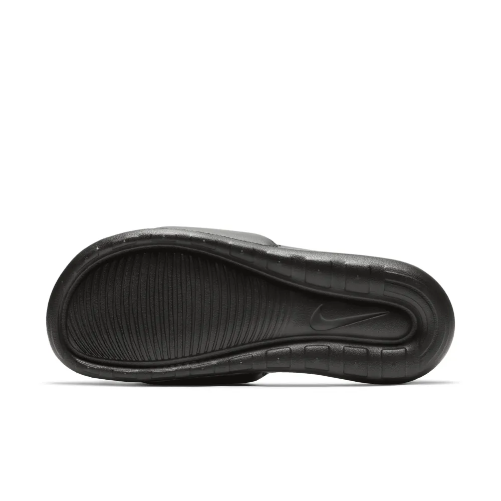 Nike Victori One CN9677-002 / schwarz