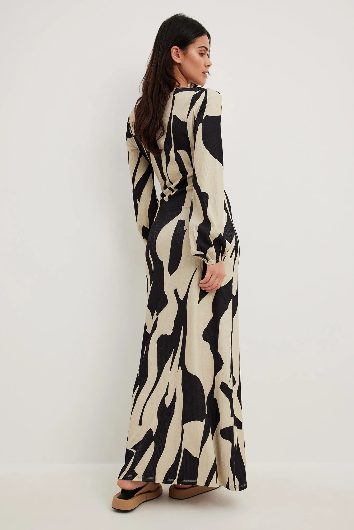 Jersey-Midikleid mit Ballonärmeln