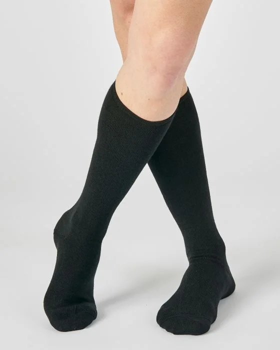Lot de 2 paires de mi-bas laine et maille Thermolactyl.