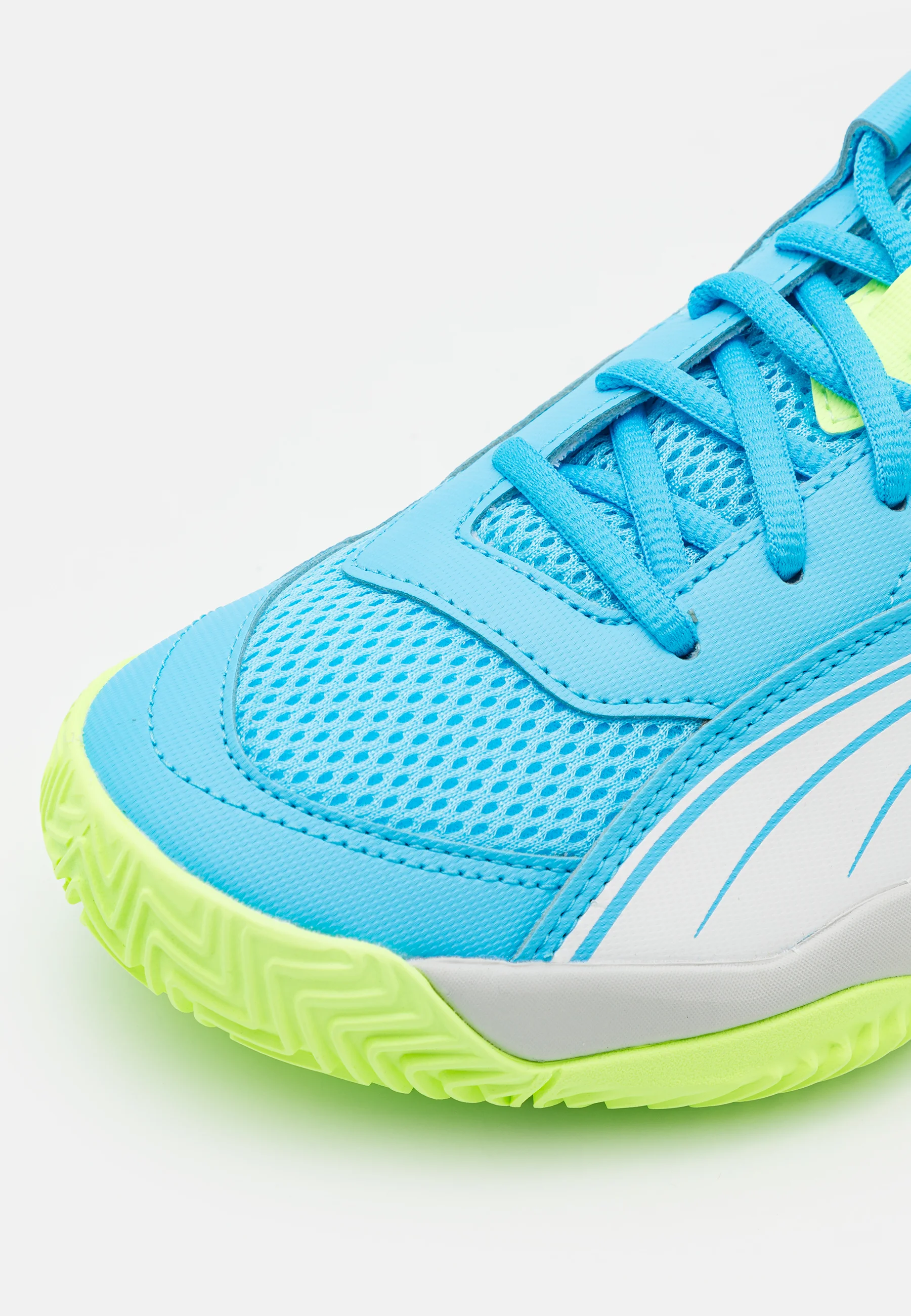 Puma NOVA COURT - Zapatillas de running neutras