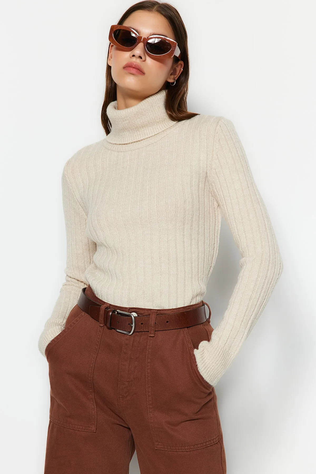 Trendyol Collection  Steinfarbener, weich strukturierter Basic-Strickpullover TWOAW20FV0133