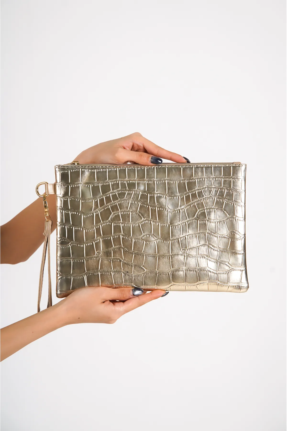 Capone Outfitters  Clutch für Damen aus Lackleder mit Kroko-Muster Paris 220